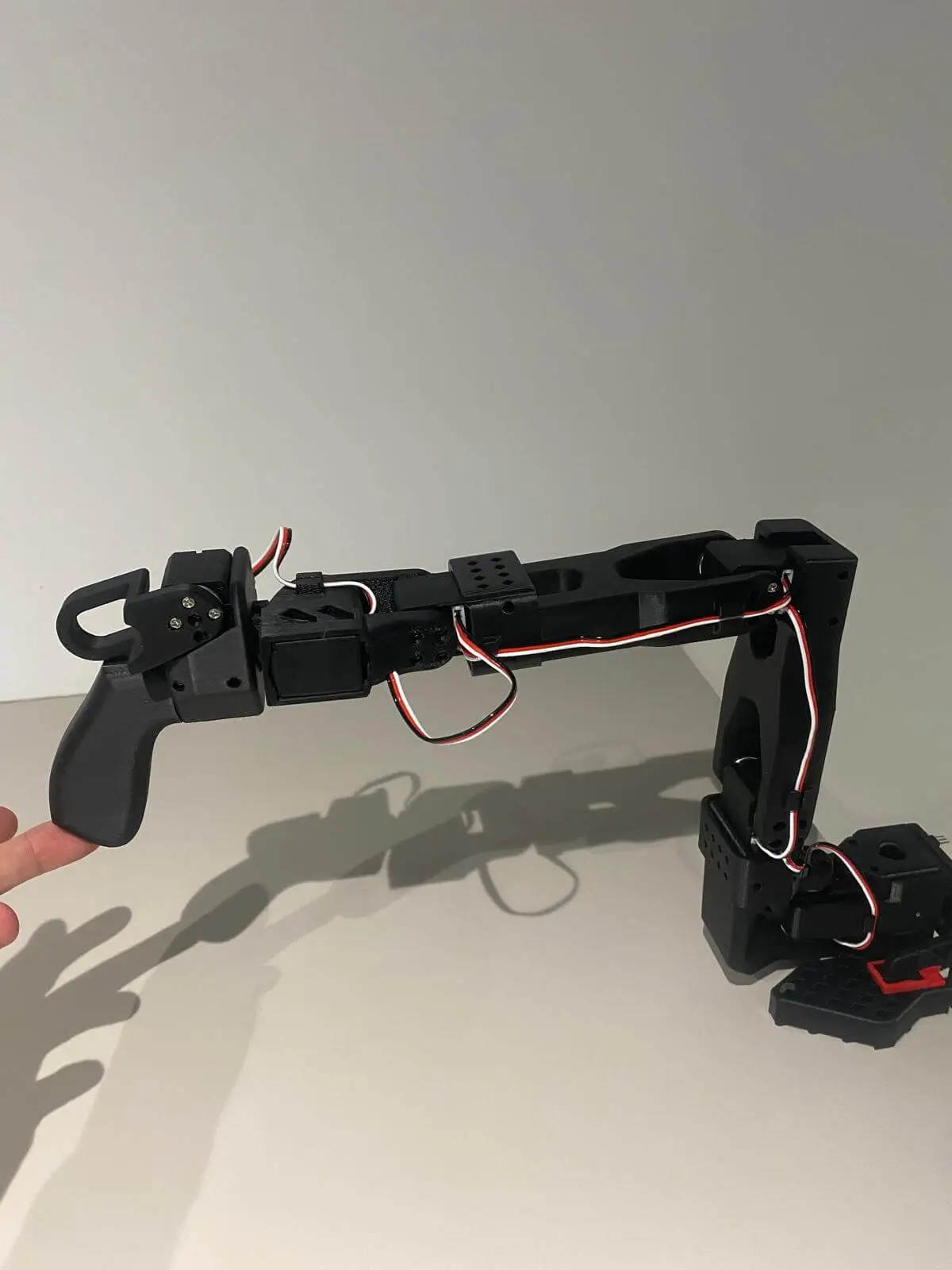 SO-100 leader arm middle position