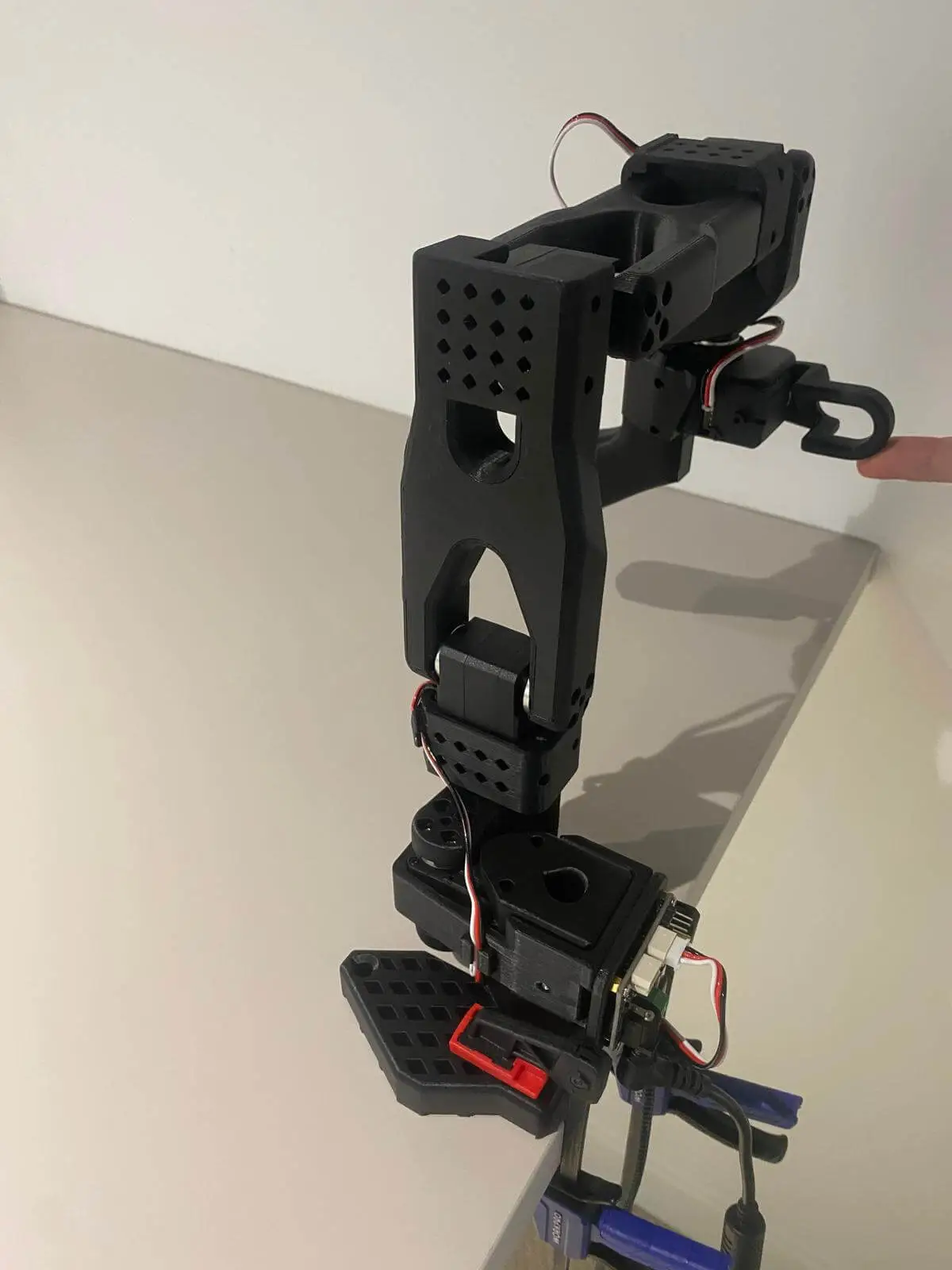 SO-100 leader arm rotated position